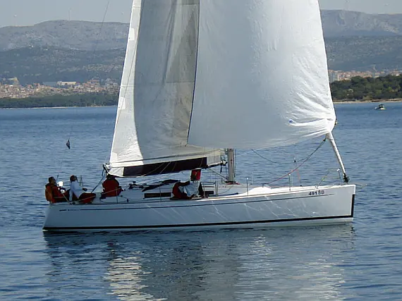 Bareboat Sail boat Grand Soleil 37 R Sportski Vuk - Dettagli