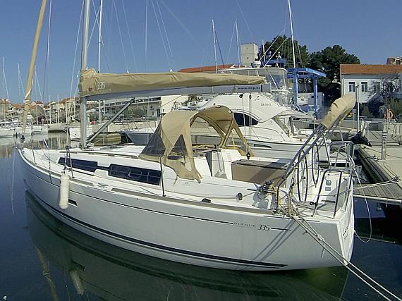 Bareboat Sail boat Dufour 335 GL Lara - Dettagli