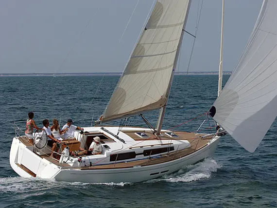Bareboat Sail boat Dufour 375 GL China girl - Dettagli