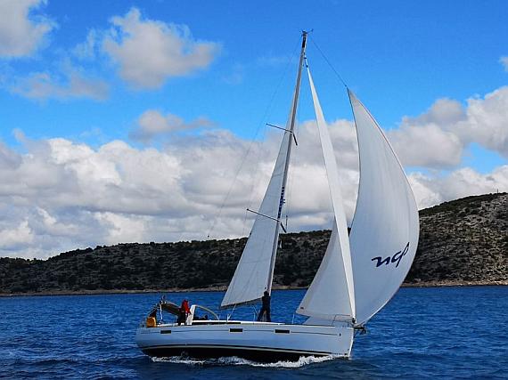 Bareboat Sail boat Oceanis 45 Neška II  - Dettagli
