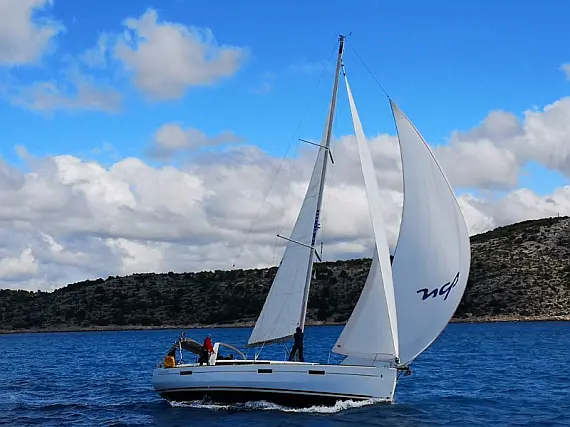 Bareboat Sail boat Oceanis 45 Neška II  - Dettagli