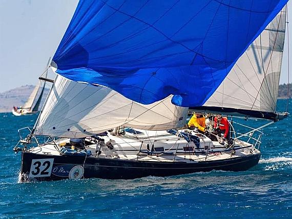 Bareboat Sail boat Grand Soleil 40 R Stribor - Dettagli